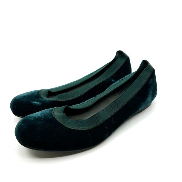 Stuart Weitzman Suede Whipstitch Trim Ballet Flats 6 US - Picture 1 of 10
